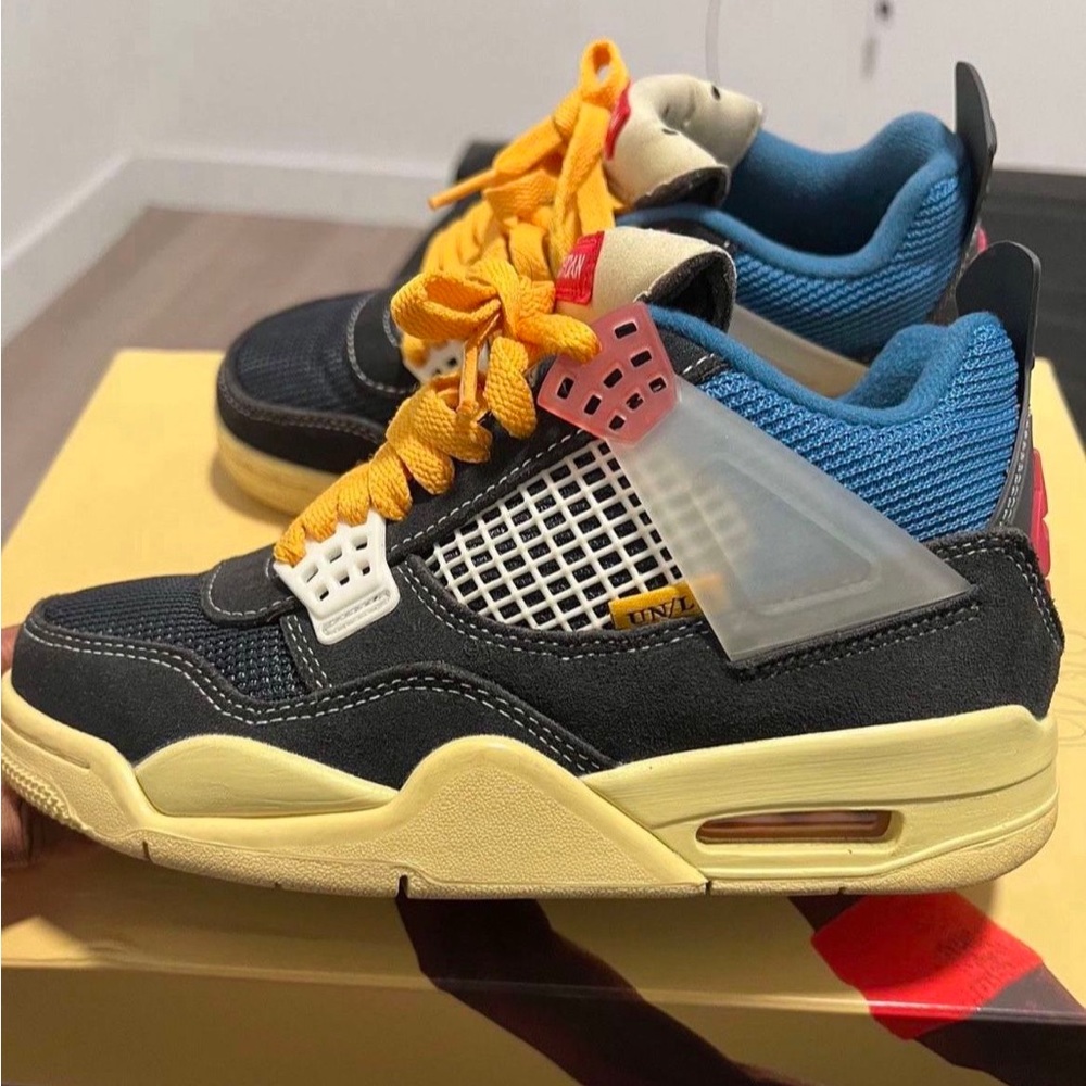 Union LA × Air Jordan 4 Retro Off Noir